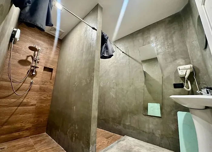 호스텔 9 Mins To Bts 2 Private Queen - Share Bath *